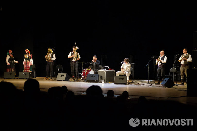 Горан Брегович в Томске: о цыганах, женщинах и оптимизме Горан Брегович в Томске: о цыганах, женщинах и оптимизме