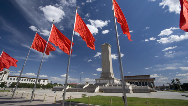 Площадь Тяньаньмэнь в центре Пекина. Архивное фото