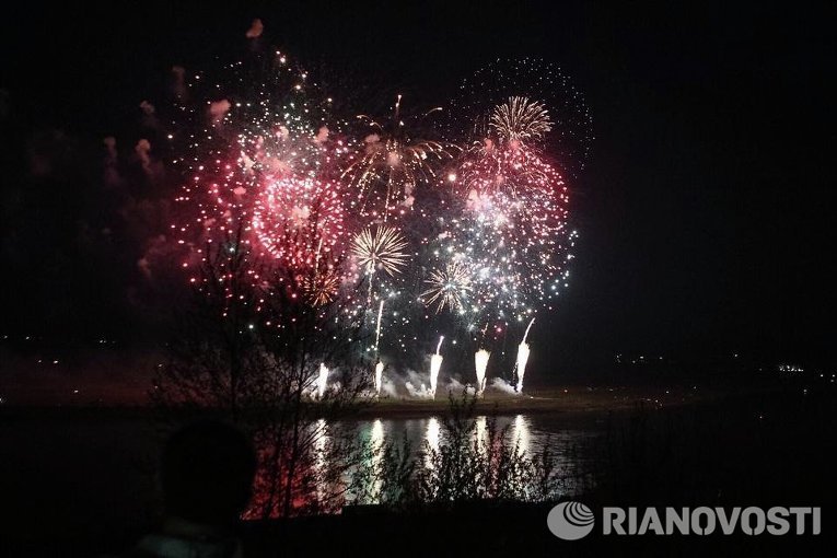 Салют в День Победы в Томске. 9 мая 2014 г Салют в День Победы в Томске. 9 мая 2014 г