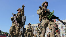 Украинские военные в Славянске. Архивное фото Украинские военные в Славянске. Архивное фото