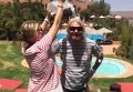 Миллиардер Ричард Брэнсон принимает участие в флешмобе Ice Bucket Challenge Миллиардер Ричард Брэнсон принимает участие в флешмобе Ice Bucket Challenge