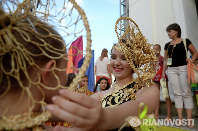 Участницы фестиваля Союзного государства Творчество юных в Анапе Участницы фестиваля Союзного государства Творчество юных в Анапе