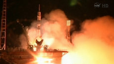 Полет Союза к МКС: проводы космонавтов на орбиту и кадры старта Полет Союза к МКС: проводы космонавтов на орбиту и кадры старта