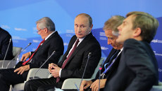 Президент России Владимир Путин на итоговой пленарной сессии XI заседания Международного дискуссионного клуба Валдай в Сочи Президент России Владимир Путин на итоговой пленарной сессии XI заседания Международного дискуссионного клуба Валдай в Сочи