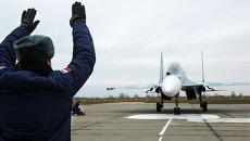 Один из самолетов Су-27 СМ, прибывший в расположение 62-го истребительного авиаполка 27-й смешанной авиадивизии ВВС России, базирующийся на аэродроме Бельбек под Севастополем Один из самолетов Су-27 СМ, прибывший в расположение 62-го истребительного авиаполка 27-й смешанной авиадивизии ВВС России, базирующийся на аэродроме Бельбек под Севастополем