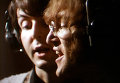 Джон Леннон и Пол Маккартни во время звукозаписи. Abbey Road Studios, Лондон. 1968 год Джон Леннон и Пол Маккартни во время звукозаписи. Abbey Road Studios, Лондон. 1968 год