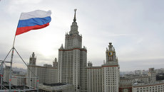 Вид на Главное здание Московского государственного университета им. М.В.Ломоносова. Архивное фото Вид на Главное здание Московского государственного университета им. М.В.Ломоносова. Архивное фото