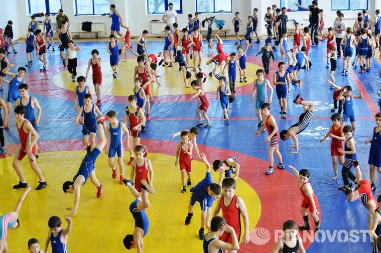 Мастер-класс олимпийского чемпиона по вольной борьбе Б.Сайтиева в Дагестане Мастер-класс олимпийского чемпиона по вольной борьбе Б.Сайтиева в Дагестане