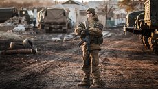 Ополченец ДНР в окрестностях Дебальцево Донецкой области. Архивное фото Ополченец ДНР в окрестностях Дебальцево Донецкой области. Архивное фото