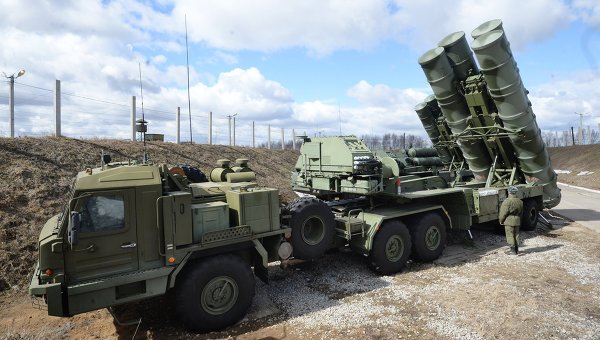 Россия перебрасывает в Крым ракетную систему С-400 Триумф (ФОТО) Фото 1