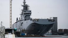 Десантный вертолетоносный корабль Севастополь типа Мистраль. Архивное фото Десантный вертолетоносный корабль Севастополь типа Мистраль. Архивное фото