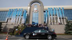 Участники прибывают на Петербургский международный экономический форум в 2015 году. Архивное фото Участники прибывают на Петербургский международный экономический форум в 2015 году. Архивное фото