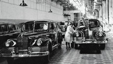Конвейер легковых автомобилей ЗИС-110 Конвейер легковых автомобилей ЗИС-110