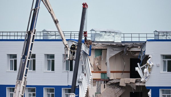 Обрушение здания учебного центра ВДВ в Омской области. Архивное фото