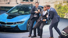 Гендиректор компании BMW Харальд Крюгер во время открытия Международного автосалона во Франкфурте. 15 сентября 2015 Гендиректор компании BMW Харальд Крюгер во время открытия Международного автосалона во Франкфурте. 15 сентября 2015