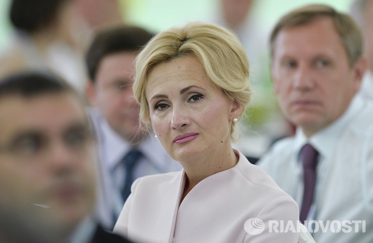 Председатель комитета Государственной Думы РФ по безопасности и противодействию коррупции Ирина Яровая на деловом завтраке Сбербанка в рамках Международного инвестиционного форума Сочи-2015 Председатель комитета Государственной Думы РФ по безопасности и противодействию коррупции Ирина Яровая на деловом завтраке Сбербанка в рамках Международного инвестиционного форума Сочи-2015