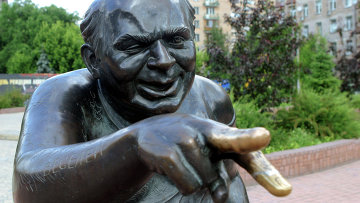В Москве открыли памятник Евгению Леонову
