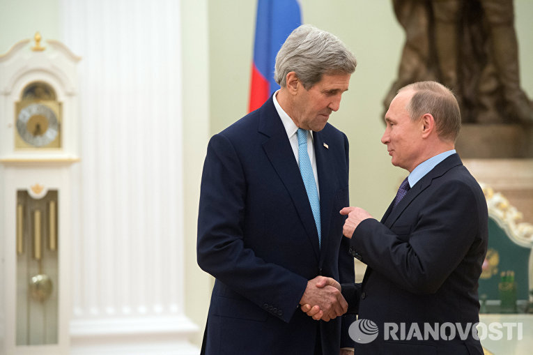 Президент России Владимир Путин и государственный секретарь Соединенных Штатов Америки Джон Керри во время встречи в Кремле Президент России Владимир Путин и государственный секретарь Соединенных Штатов Америки Джон Керри во время встречи в Кремле