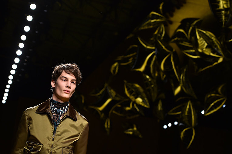 Показ коллекции Salvatore Ferragamo во время Недели мужской моды в Милане Показ коллекции Salvatore Ferragamo во время Недели мужской моды в Милане