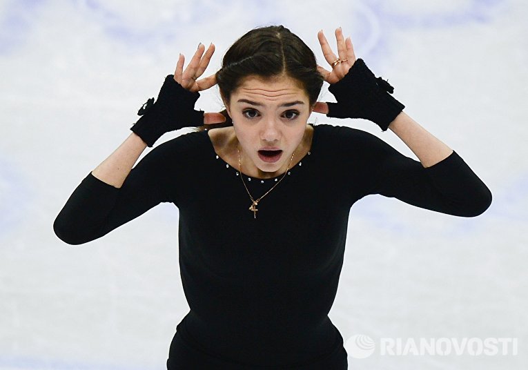 Евгения Медведева (Россия) на тренировке перед началом соревнований на чемпионате Европы по фигурному катанию в Братиславе Евгения Медведева (Россия) на тренировке перед началом соревнований на чемпионате Европы по фигурному катанию в Братиславе