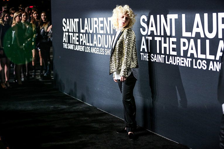 Леди Гага на шоу Saint Laurent Леди Гага на шоу Saint Laurent