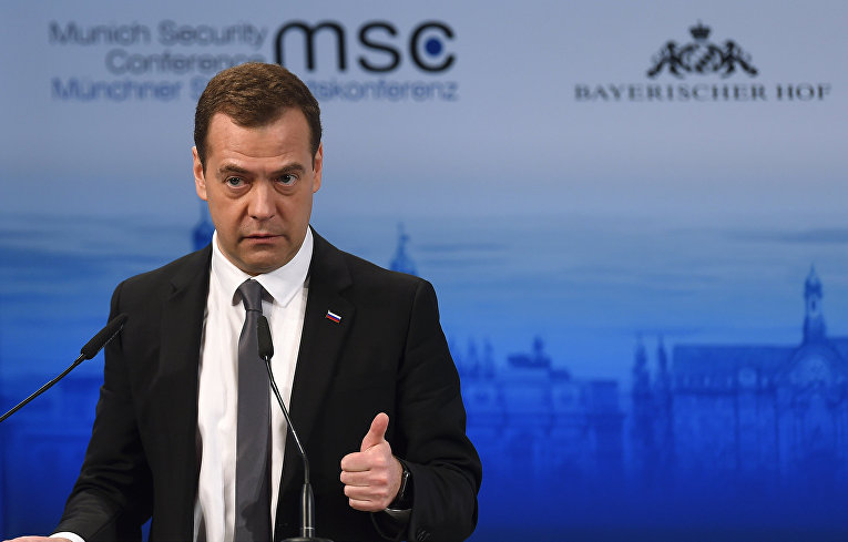 Председатель правительства РФ Дмитрий Медведев выступает на Мюнхенской конференции по вопросам политики безопасности, 13 февраля 2016 Председатель правительства РФ Дмитрий Медведев выступает на Мюнхенской конференции по вопросам политики безопасности, 13 февраля 2016
