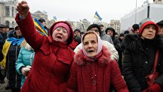 УчастницыНародного вече радикалов на майдане Незалежности в Киеве. Архивное фото УчастницыНародного вече радикалов на майдане Незалежности в Киеве. Архивное фото