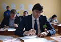 Руководитель Федеральной службы по надзору в сфере образования и науки Сергей Кравцов во время пробного ЕГЭ по математике Руководитель Федеральной службы по надзору в сфере образования и науки Сергей Кравцов во время пробного ЕГЭ по математике