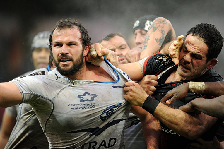 Потасовка во время матча по регби между командами Stade Toulousain и Montpellier. 28 февраля 2016 Потасовка во время матча по регби между командами Stade Toulousain и Montpellier. 28 февраля 2016