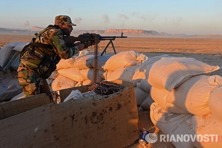 Боевые действия сирийской армии в окрестностях Пальмиры Боевые действия сирийской армии в окрестностях Пальмиры