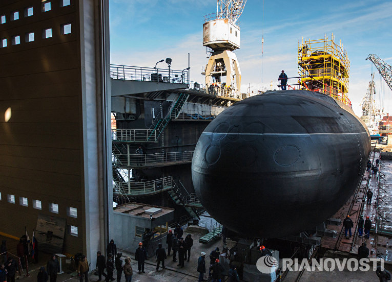 Спуск на воду подводной лодки Великий Новгород в Санкт-Петербурге Спуск на воду подводной лодки Великий Новгород в Санкт-Петербурге