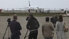 Самолет A320 компании EgyptAir в аэропорту Ларнаки, Кипр Самолет A320 компании EgyptAir в аэропорту Ларнаки, Кипр