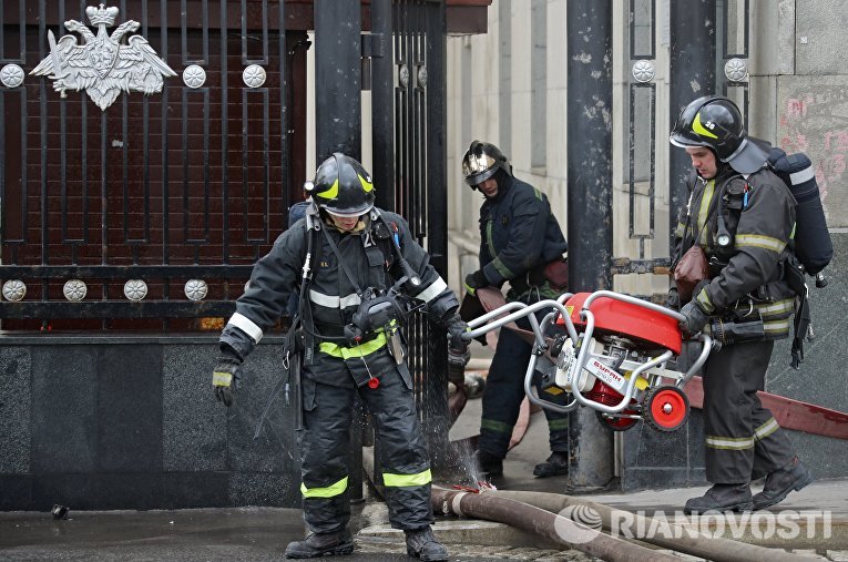 Пожар в здании Министерства обороны в Москве Пожар в здании Министерства обороны в Москве