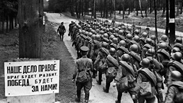 Мобилизация. Колонны бойцов движутся на фронт. 23 июня 1941 года Мобилизация. Колонны бойцов движутся на фронт. 23 июня 1941 года