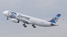 Самолет авиакомпании EgyptAir. Архивное фото Самолет авиакомпании EgyptAir. Архивное фото