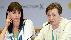 Режиссер Анна Матисон и актер Сергей Безруков на пресс-конференции фильма После тебя Режиссер Анна Матисон и актер Сергей Безруков на пресс-конференции фильма После тебя
