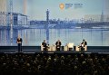 Президент России Владимир Путин (слева) выступает на пленарном заседании На пороге новой экономической реальности в рамках XX Петербургского международного экономического форума в Санкт-Петербурге. 17 июня 2016 Президент России Владимир Путин (слева) выступает на пленарном заседании На пороге новой экономической реальности в рамках XX Петербургского международного экономического форума в Санкт-Петербурге. 17 июня 2016