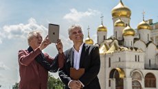 Британский актер сэр Иэн МакКеллен и директор Британского Совета в России Майкл Бёрд Британский актер сэр Иэн МакКеллен и директор Британского Совета в России Майкл Бёрд