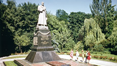 Памятник генералу Николаю Федоровичу Ватутину в Киеве, Украина Памятник генералу Николаю Федоровичу Ватутину в Киеве, Украина
