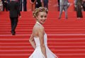 Актриса Алена Чехова перед началом церемонии закрытия 38-го Московского международного кинофестиваля Актриса Алена Чехова перед началом церемонии закрытия 38-го Московского международного кинофестиваля