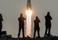 Фотографы во время старта ракеты-носителя Союз-ФГ Фотографы во время старта ракеты-носителя Союз-ФГ