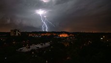 Ливень и штормовой ветер в Москве Ливень и штормовой ветер в Москве