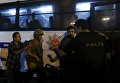 Турецкие военные сдаются полиции в Стамбуле, Турция Турецкие военные сдаются полиции в Стамбуле, Турция
