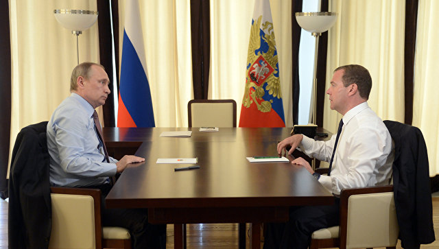 Рабочая встреча президента РФ В. Путина с премьер-министром РФ Д. Медведевым. 19 июля 2016