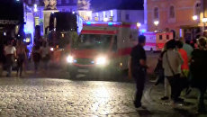 Сотрудники правоохранительных органов на месте взрыва в немецком городе Ансбахе. 25 июля 2016 Сотрудники правоохранительных органов на месте взрыва в немецком городе Ансбахе. 25 июля 2016