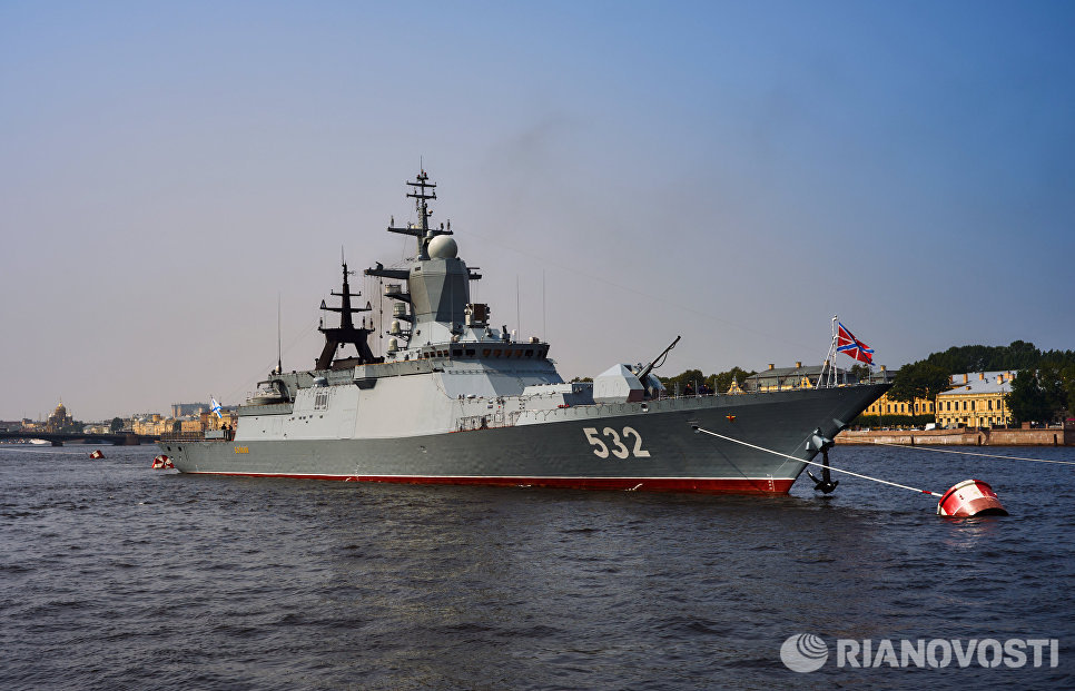 Корвет Бойкий в акватории реки Невы Корвет Бойкий в акватории реки Невы