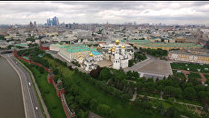 Московский Кремль и Соборная площадь с высоты птичьего полета Московский Кремль и Соборная площадь с высоты птичьего полета