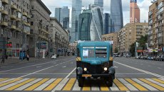 Автобус АК З-1 во время парада раритетных автобусов на празднике московского автобуса Автобус АК З-1 во время парада раритетных автобусов на празднике московского автобуса