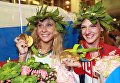 Пятикратные олимпийские чемпионки Светлана Ромашина и Наталья Ищенко во время церемонии встречи в аэропорту Шереметьево Пятикратные олимпийские чемпионки Светлана Ромашина и Наталья Ищенко во время церемонии встречи в аэропорту Шереметьево