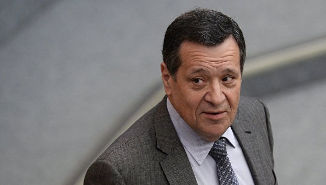 Макаров: заявления о судьбе накопительной пенсии в 2017 году преждевременны